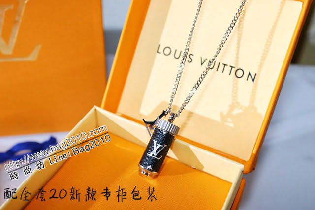 Louis Vuitton新款飾品 路易威登字母香水瓶項鏈 LV字母吊墜粗鏈條項鏈  zglv2149